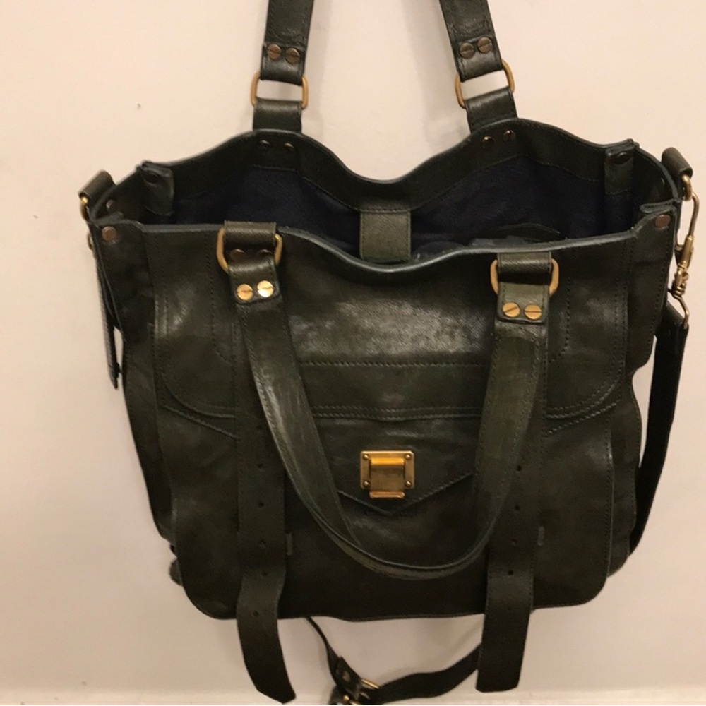 100% Authentic Proenza, Olive Green color, real leather, limited, made in Italy.